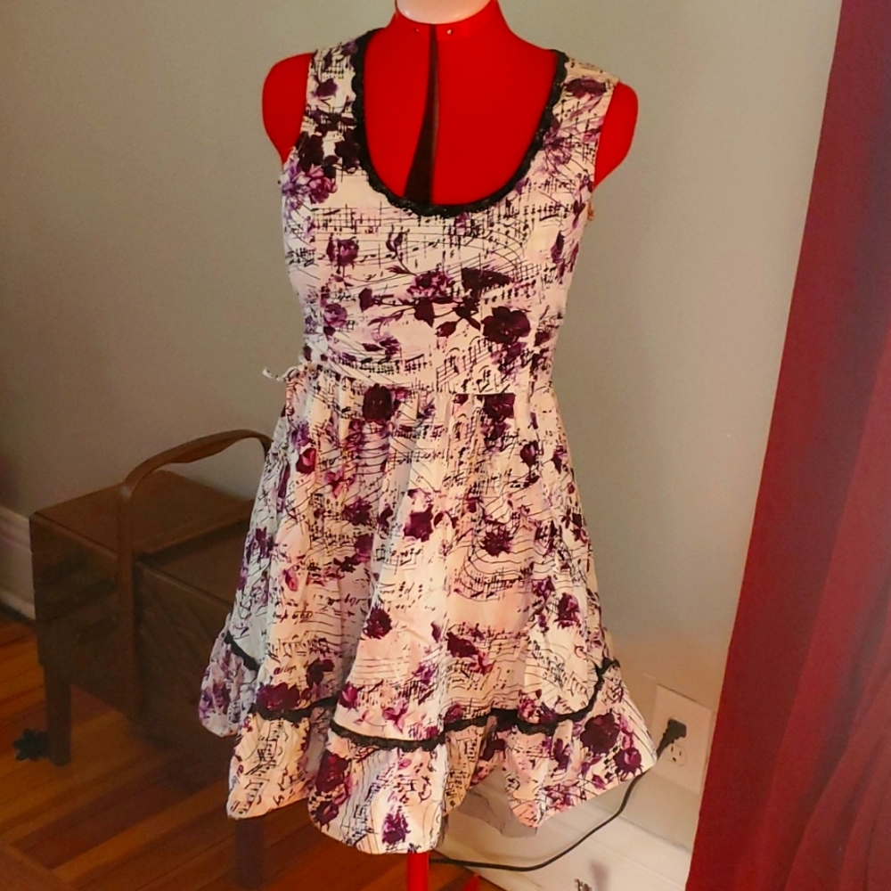 Music notation dress